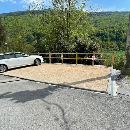 Casa A Schiera Fronte Lago Con Giardino 巴尔奇斯 外观 照片