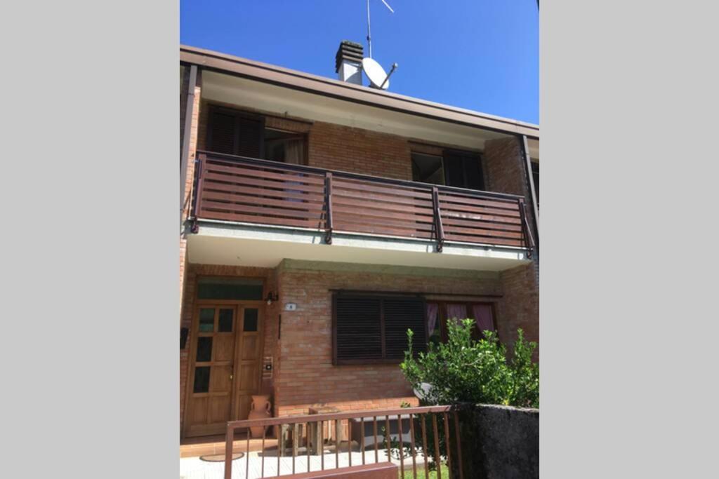 Casa A Schiera Fronte Lago Con Giardino 巴尔奇斯 外观 照片