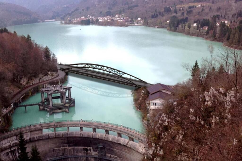 Casa A Schiera Fronte Lago Con Giardino 巴尔奇斯 外观 照片