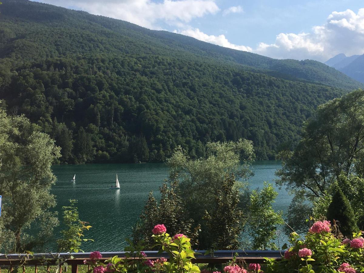 Casa A Schiera Fronte Lago Con Giardino 巴尔奇斯 外观 照片